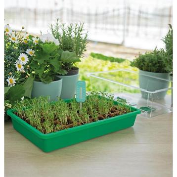 Ruim assortiment kweekbenodigdheden voor moestuin beschikbaar voor biedingen