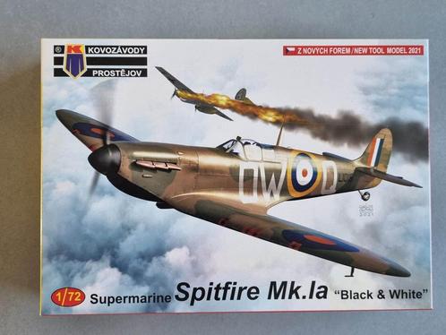 Kovozávody Prostjov (KP) KPM0263 Supermarine Spitfire Mk.Ia, Hobby en Vrije tijd, Modelbouw | Vliegtuigen en Helikopters, Verzenden