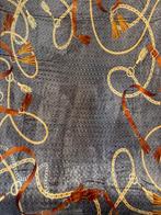 Exclusieve ruit met gouden medaillon en ketting,