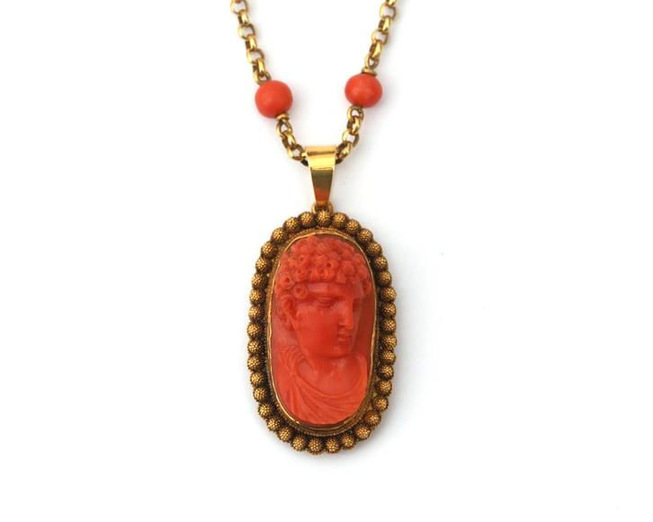 Bloedkoralen collier met 14k goud en gesneden camee, Sieraden, Tassen en Uiterlijk, Kettingen, Gebruikt