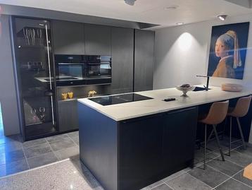 Nolte showroom keuken – Eiken nero - Compleet beschikbaar voor biedingen