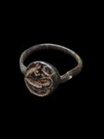 Byzantijns Bronze Women & Deer Seal Ring  (Zonder, Sieraden, Tassen en Uiterlijk, Antieke sieraden