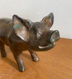 Pierre Chenet (XX-XXI) - sculptuur, Pig with head high - 14