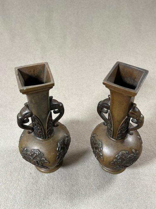 2 bronzen vazen - Brons - Japan - Meiji periode (1868-1912), Antiek en Kunst, Antiek | Overige Antiek