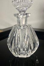 XIX century Crystal perfume bottle Mintcenis: Vôneche -, Antiek en Kunst, Antiek | Glas en Kristal
