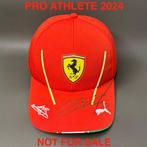 Ferrari - Charles Leclerc & Antonio Fuoco - 2024 - Pet, Verzamelen, Nieuw