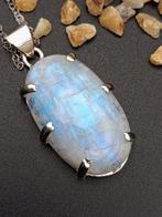 925 zilveren sieraad met witte labradoriet van topkwaliteit.