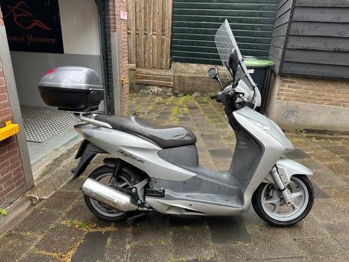 2x Honda Dylan 150cc opknappers inruilkoopje motorscooter, Motoren, Motoren | Honda, Scooter, 1 cilinder, 12 t/m 35 kW, Ophalen