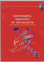 Leefvormen, identiteit en socialisatie 9789051896794, Gelezen, J. Kooistra, I. van Mourik, Verzenden
