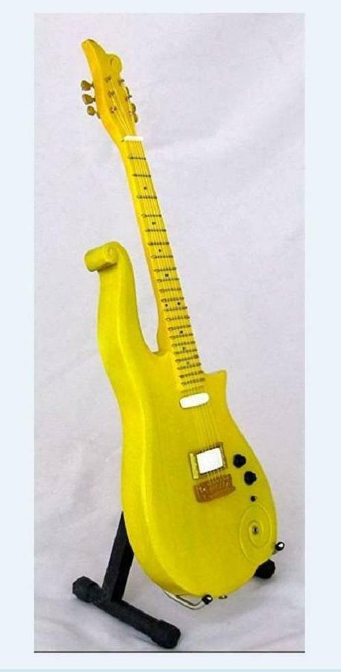 Miniatuur Cloud gitaar met gratis standaard, Verzamelen, Muziek, Artiesten en Beroemdheden, Pop, Beeldje of Miniatuur, Nieuw, Ophalen of Verzenden