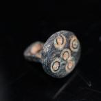 Oud-Romeins Bronzen zeldzame zegel met gegraveerd motief van, Sieraden, Tassen en Uiterlijk, Antieke sieraden