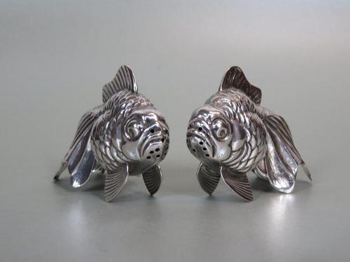 Sluierstaart goudvis peper & zout strooier - Strooier - .835, Antiek en Kunst, Antiek | Goud en Zilver