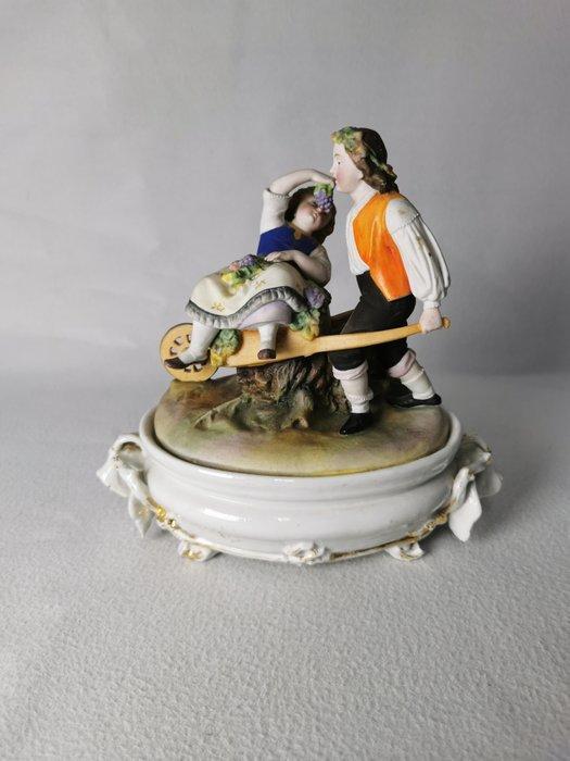 Beeld, Scatola colorata H. 22 cm - 22 cm - Porselein, Antiek en Kunst, Antiek | Glas en Kristal