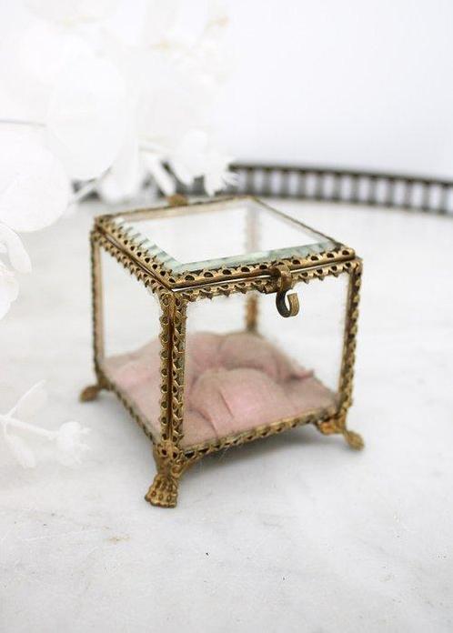 Boîte à bijoux baguier verre biseauté et soie rose Napoléon, Antiek en Kunst, Antiek | Overige Antiek