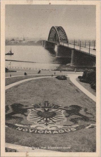 NIJMEGEN - Waalbrug met Bloemenwapen, Verzamelen, Ansichtkaarten | Nederland, Verzenden