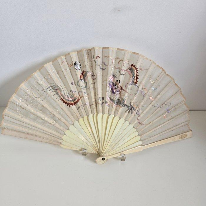 Handwaaier - èventail lace & silk dragon - Zijde, Been, kant, Antiek en Kunst, Antiek | Overige Antiek