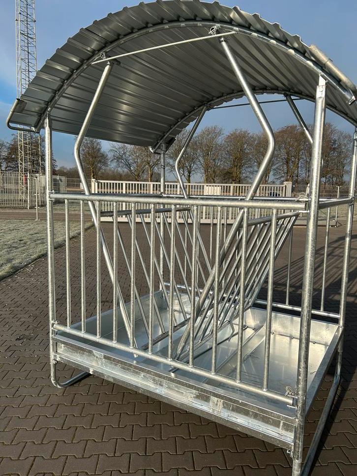 Grote vierkante ruif met hangend voerhek € 1397,80 incl., Dieren en Toebehoren, Stalling en Weidegang, Opfok, Stalling, Weidegang