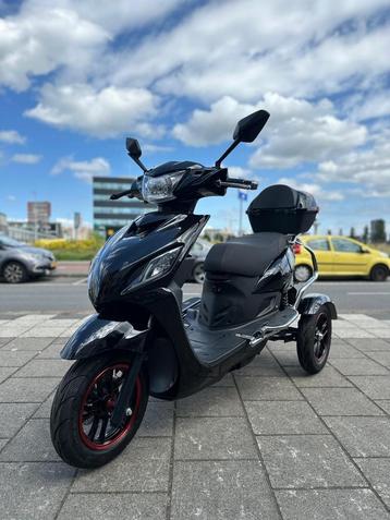 IVA T3 2.0 2025 driewieler RIJBEWIJS VRIJ scootmobiel beschikbaar voor biedingen