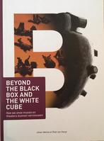 Beyond the black box and white cube 9789490534028 J. Idema, Verzenden, Zo goed als nieuw, J. Idema
