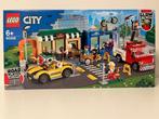 Lego Set - 60306 - City - Shopping Street (Retired Set), Nieuw