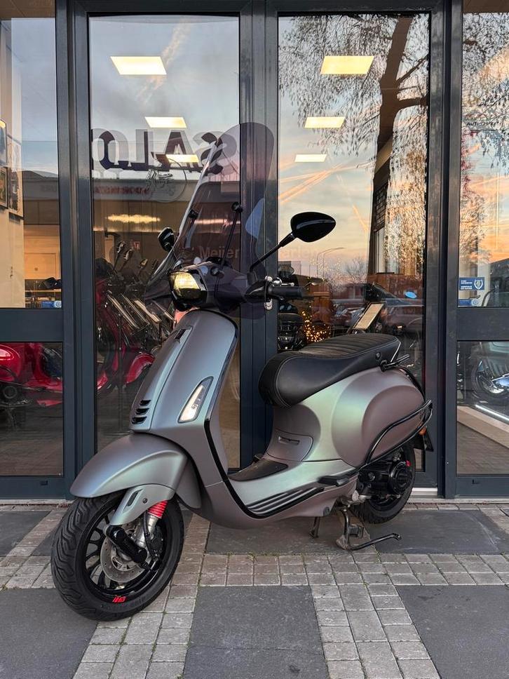 Vespa Sprint E4 45km/h 2019 | custom paint | Led | Alarm, Fietsen en Brommers, Scooters | Vespa, Maximaal 45 km/u, Overige modellen