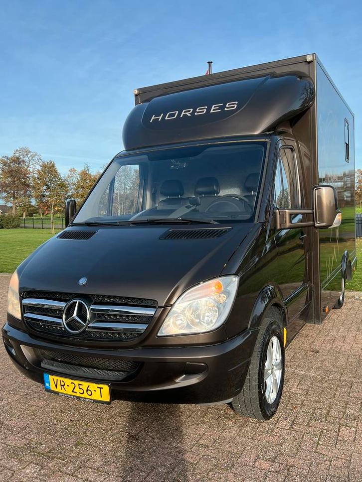 Chique Mercedes paardenwagen, opbouw 2015!, Dieren en Toebehoren, Paarden en Pony's | Trailers en Aanhangwagens, 2-paards trailer