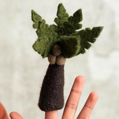 Vingerpoppetje Wolvilt - Dino Palmboom Groen/Bruin - Handmad, Kinderen en Baby's, Speelgoed | Poppen, Nieuw, Ophalen of Verzenden