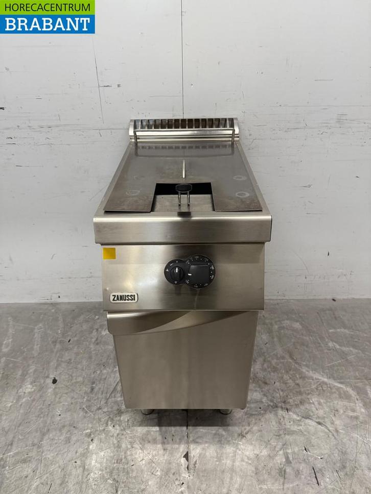RVS Zanussi Friteuse 15 liter Aardgas Horeca, Zakelijke goederen, Horeca | Keukenapparatuur, Gebruikt, Ophalen of Verzenden