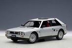 Autoart Signature 1:18 - Model hatchback - Lancia Delta S4, Nieuw