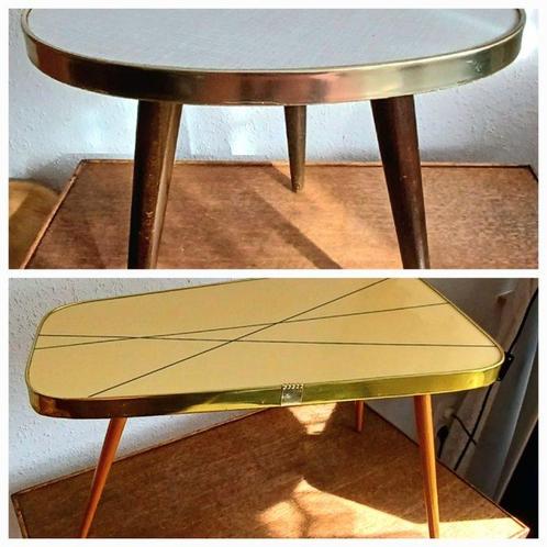 Bijzettafel - Hout, Messing - Twee vintage bijzetbloemtafels, Antiek en Kunst, Kunst | Designobjecten