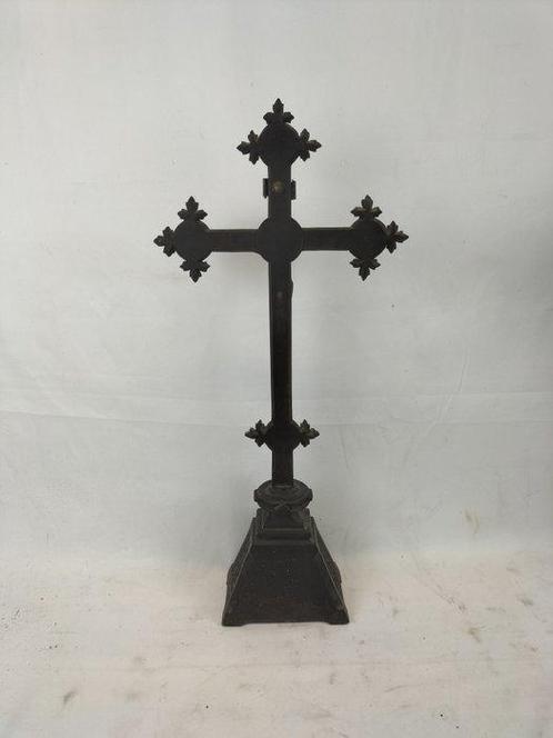 Antiek Crucifix - hard hout - 1750-1800 - Kerkskruis uit, Antiek en Kunst, Kunst | Niet-Westerse kunst