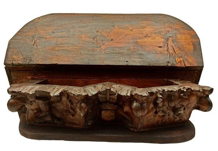 Mensola met religieuze decoratie - 68 cm - Hout - 1940-1950, Antiek en Kunst, Kunst | Niet-Westerse kunst