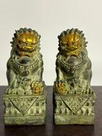 Twee sets foo dogs - Brons - China - Eind 20e eeuw