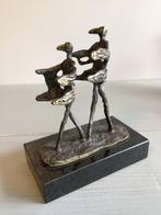 Corry Ammerlaan - sculptuur, “ Samen de wind mee hebben “ -, Antiek en Kunst