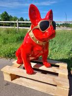 Beeld, garden statue red bulldog with glasses and collar -