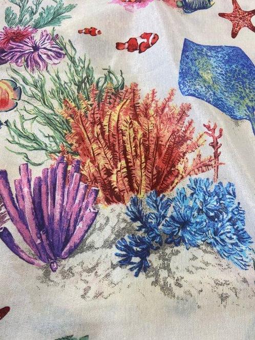 Vrolijke stof in mediterrane stijl met dubbelhoog zeekoraal-, Antiek en Kunst, Antiek | Kleden en Textiel