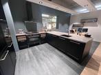 Nolte Showroom Keuken SALE–Torino Lack Zwart incl. Apparaten, Huis en Inrichting, Keuken | Complete keukens, Zwart, Nieuw, Kunststof
