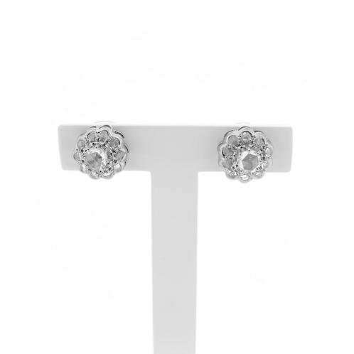 18 Krt. Witgouden entourage oorstekers met diamant | 1,20..., Sieraden, Tassen en Uiterlijk, Oorbellen, Overige kleuren, Gebruikt