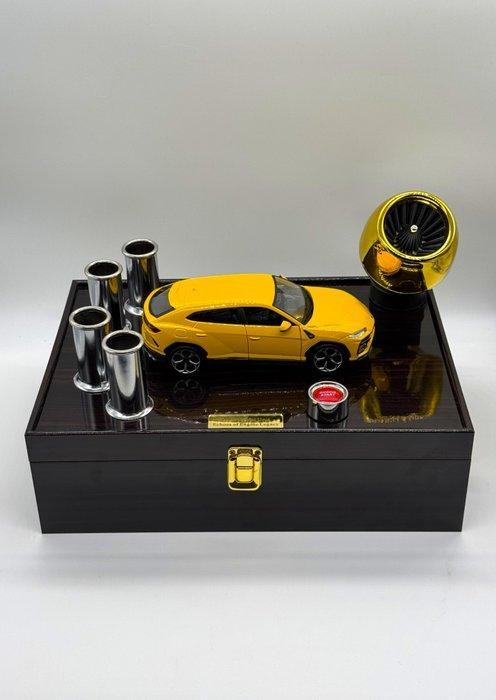 1:24 - Model sportwagen - Lamborghini Urus Pure Sound, Hobby en Vrije tijd, Modelauto's | 1:5 tot 1:12
