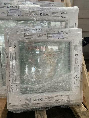 Draaikiep kunstof raamkozijn met glas, 90 x 90cm