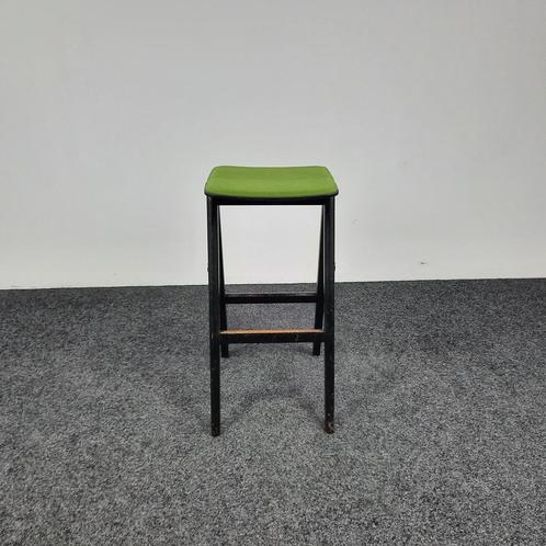 Zwart Houten Barkruk | Groene Zitting, Huis en Inrichting, Barkrukken, Gebruikt, Ophalen of Verzenden