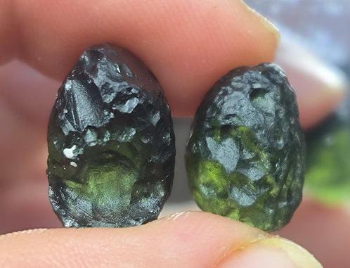 Moldavieten - uit Vrábe, Zuid-Bohemen - Hoogte: 20 mm -, Verzamelen, Mineralen en Fossielen