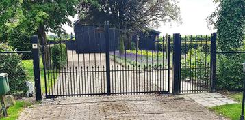 Dubbele inrijpoort (Dubbele sierpoort) 400cm breed beschikbaar voor biedingen