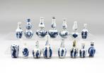 Vijftien Chinese blauw wit porseleinen mini vaajes, Antiek en Kunst, Antiek | Porselein, Ophalen