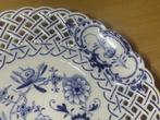 Franziska Hirsch - 19th Century Franziska Hirsch Blue Onion, Antiek en Kunst