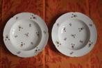 Kop en schotel (2) - Porselein - 2 borden van hard porselein