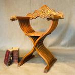 Stoel - Hout, Savonarola in renaissancestijl