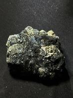 De reus van Rio Marina - monumentale pyriet en ematiet.