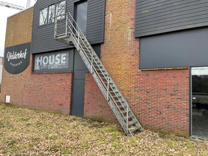 Stalen vluchttrap, buitentrap, brandtrap., Doe-het-zelf en Verbouw, Ladders en Trappen, Trap, Gebruikt, 4 meter of meer, Ophalen