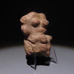 Maya Terracotta Figuur. ca. 600 - 900 n.Chr. Hoogte 6,5 cm.